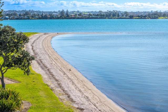 2/42 Bramley Drive Farm Cove_3