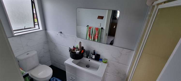 8a Fruitvale Road New Lynn_15