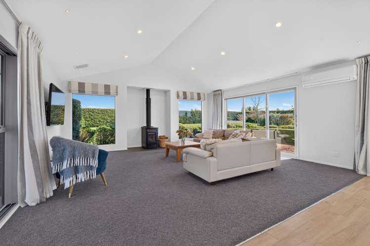 16 Landsborough Drive Darfield_10