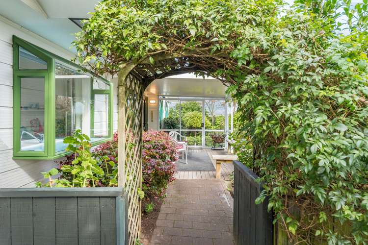 1/9 Astelia Way Waipahihi_11