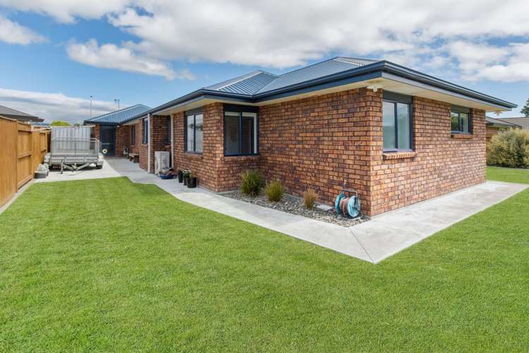 5 Meridian Grove Kelvin Grove_18