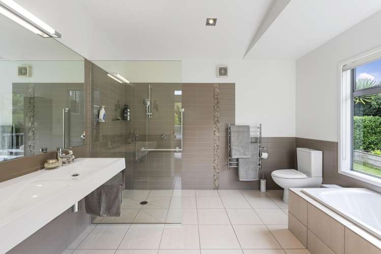 10 Thomas Hunter Lane Greenhithe_15