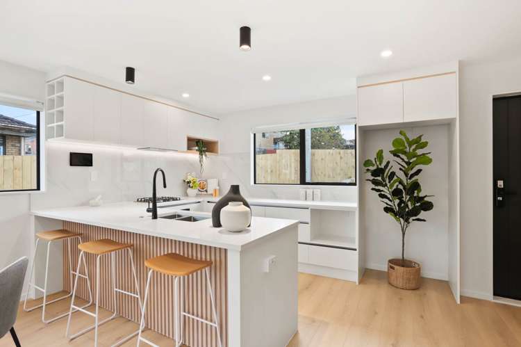 8A Ayrton Street Te Atatu South_4