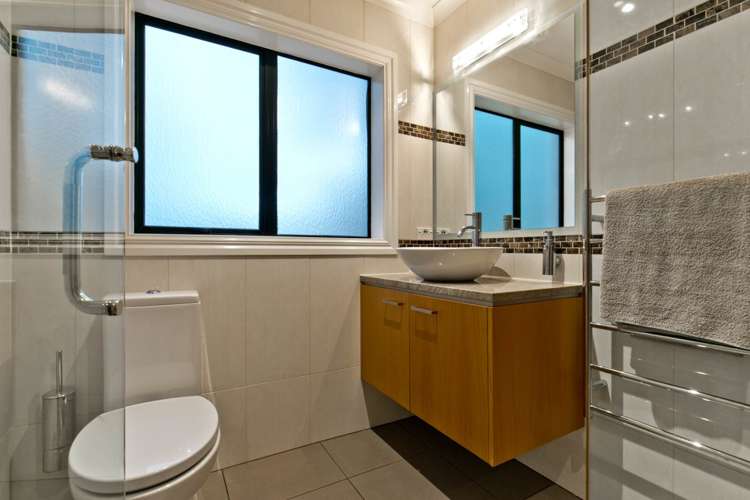 13 Wainoni Heights Greenhithe_16