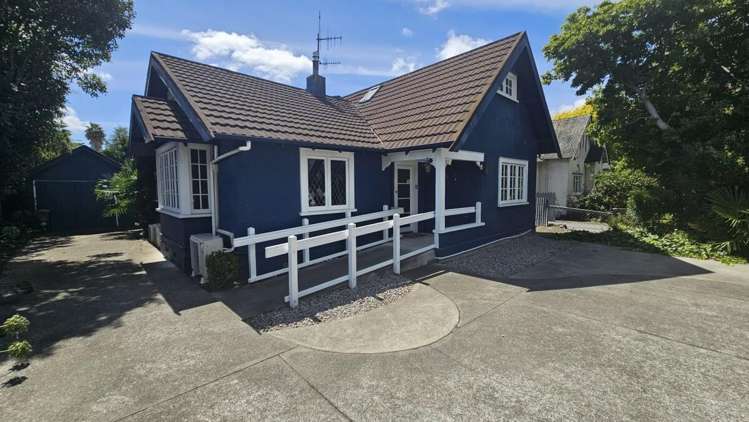 810 Heretaunga Street East_0