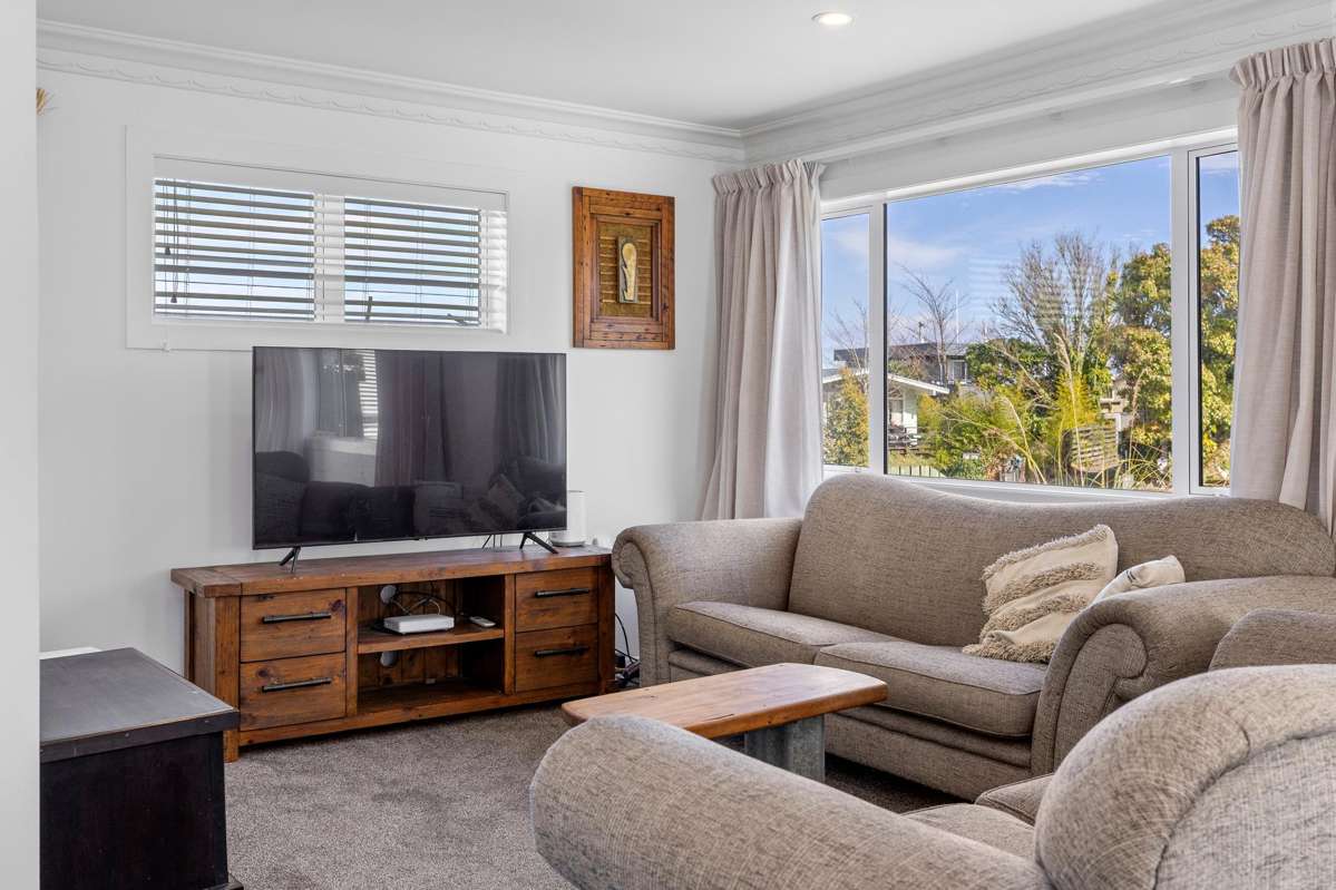 10 Armstrong Grove_2