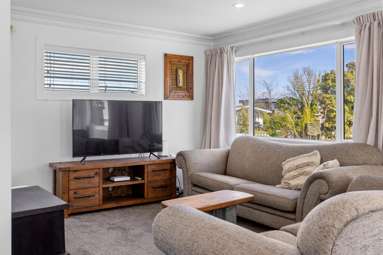 10 Armstrong Grove_4