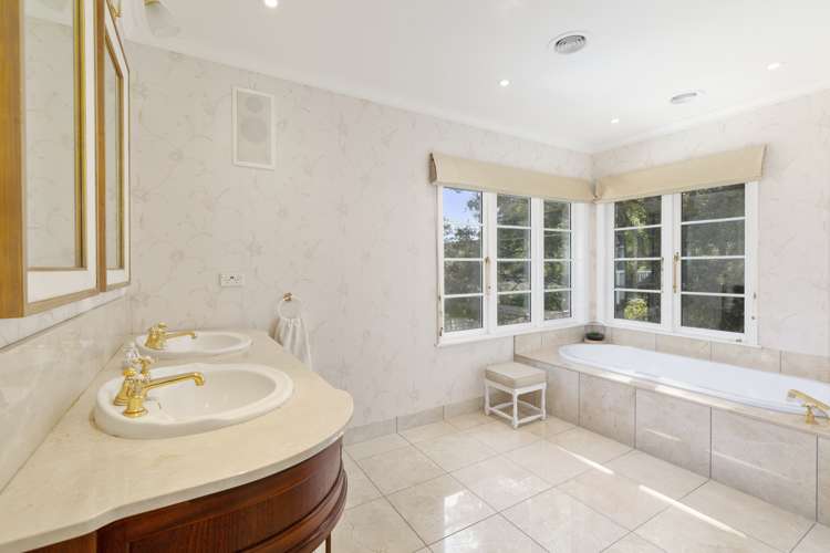 11 Francis Bell Grove Lowry Bay_11