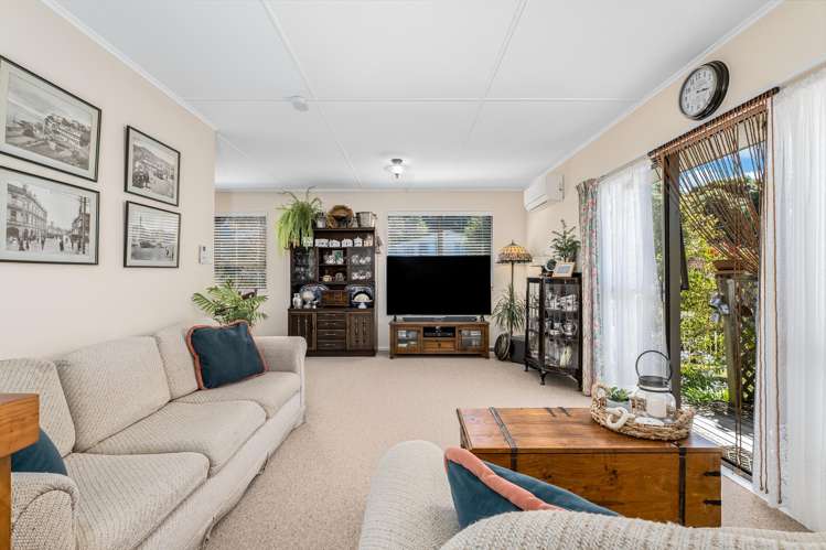 90 Omapere Street Whitby_10