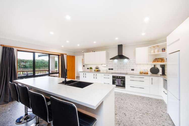 294 Polson Hill Drive Aokautere_11