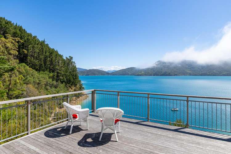 - Bay of Many Coves Queen Charlotte Sound_7