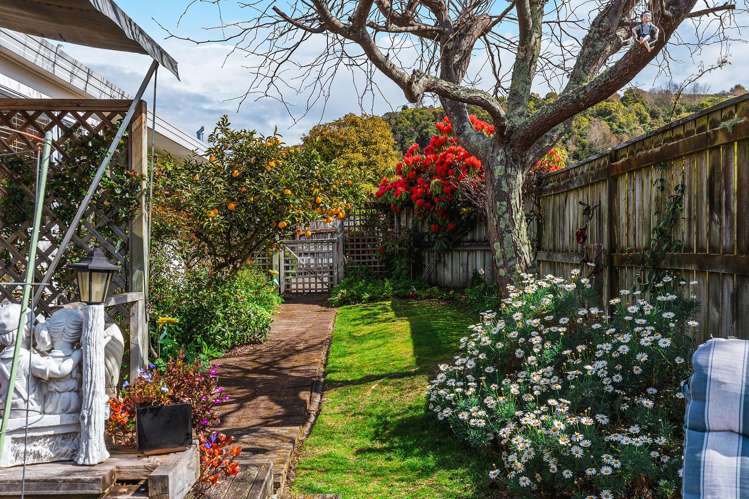 2/8 Kinder Street Acacia Bay_16