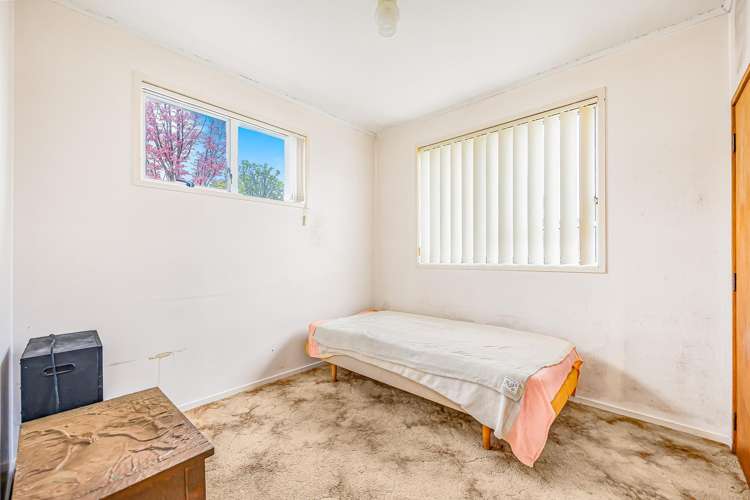 99 Riverpark Crescent Henderson_12