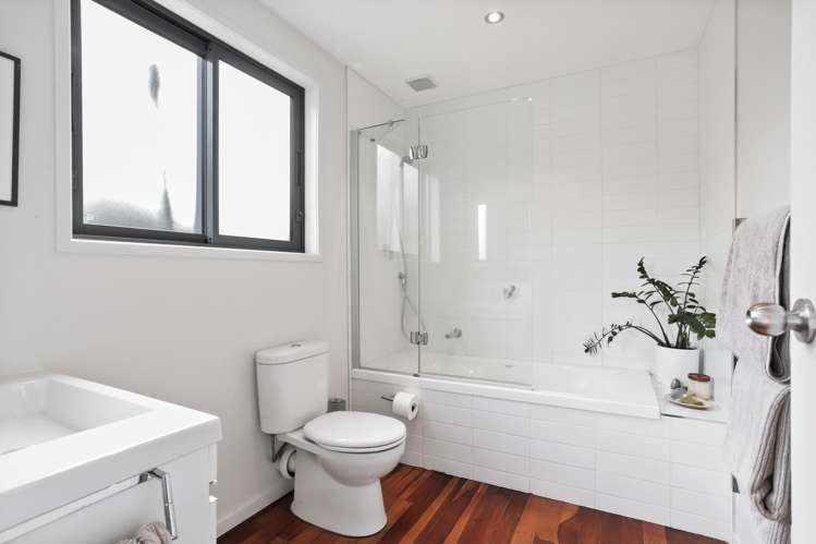 8 Mceldowney Road Titirangi_17