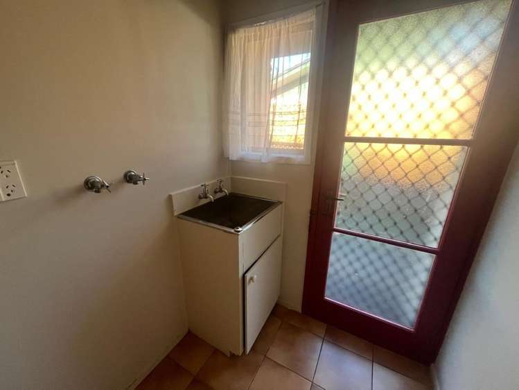 12 Wairata Place Te Atatu South_13