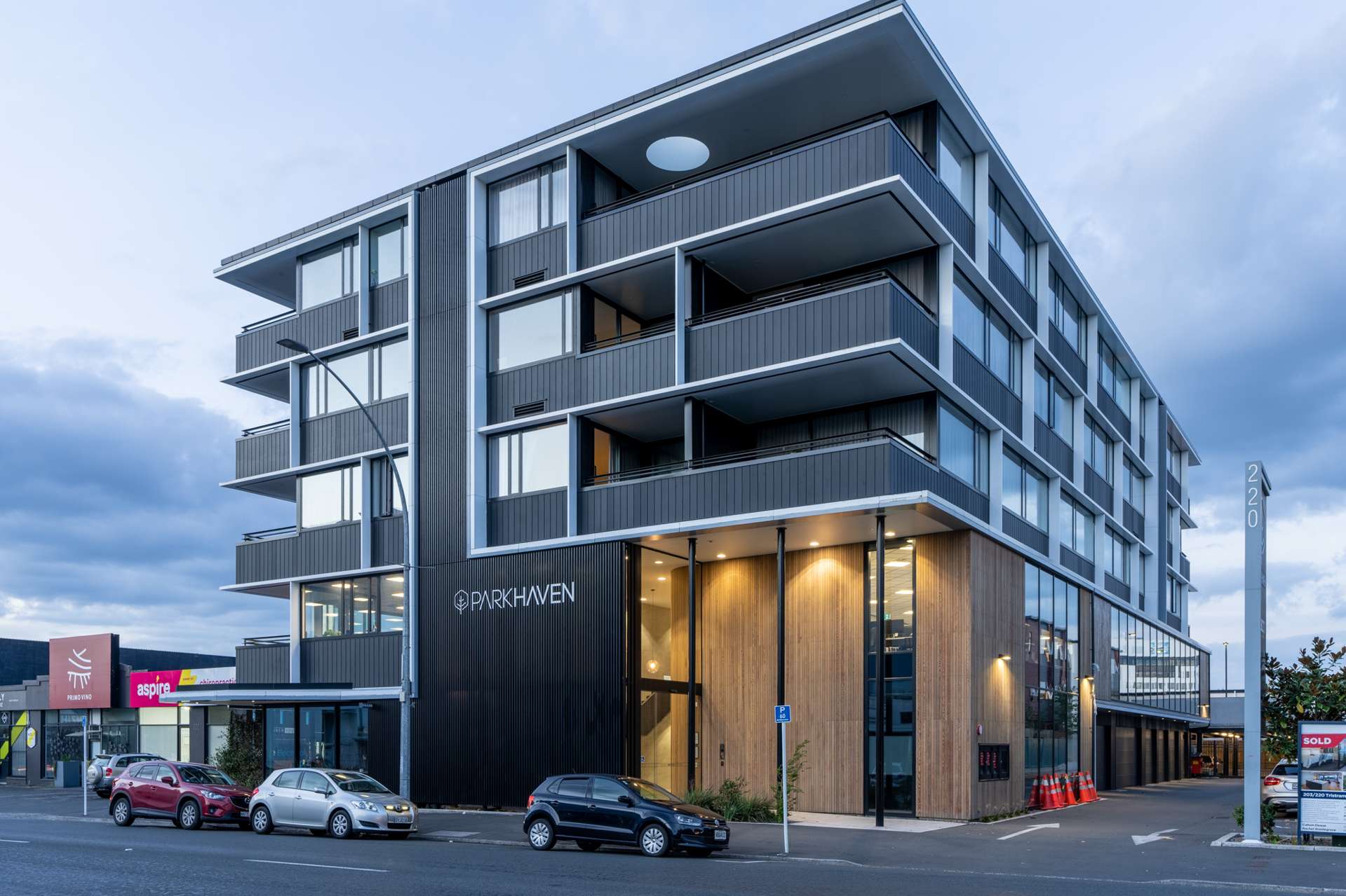 207/220 Tristram Street Hamilton Central_0