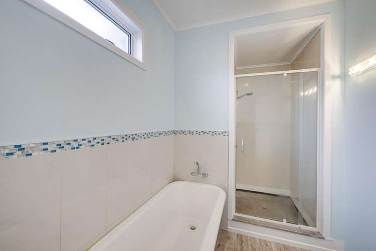 2/8 Meeanee Quay Westshore_16