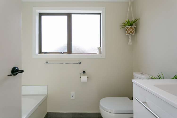 12 Holland Grove Richmond Heights_24