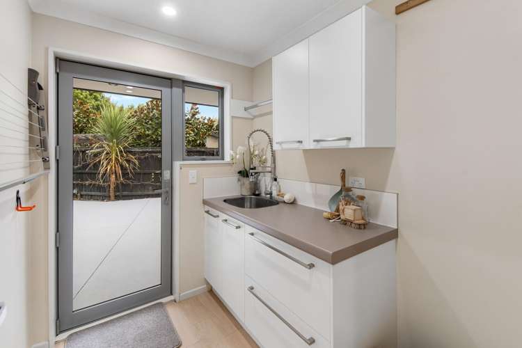 100 Mcmahon Drive Aidanfield_21