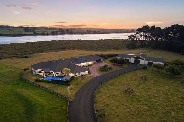 EXCELLENTLY DESIGNED PRIVATE WATERFRONT RESORT