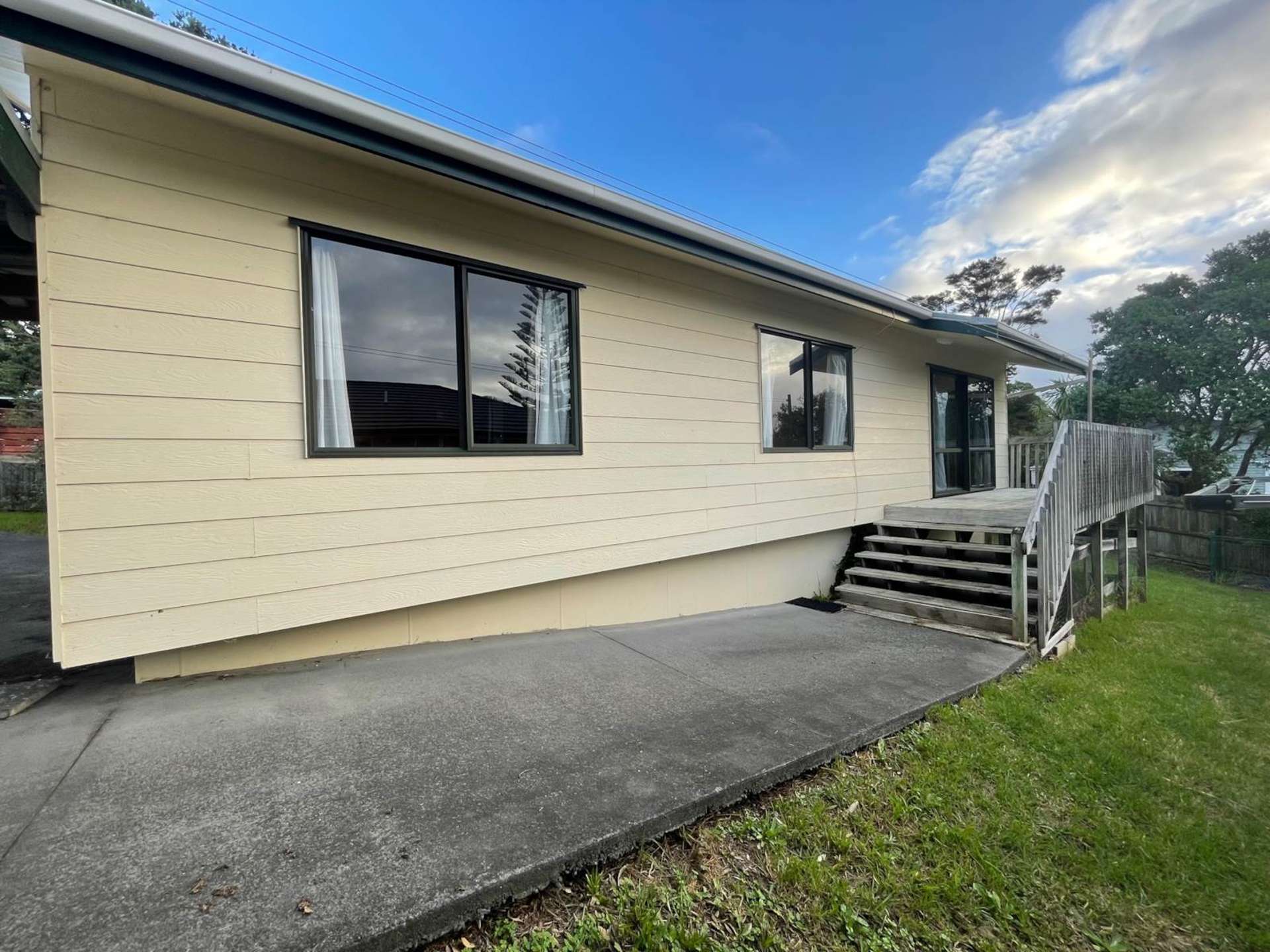 2/137 Rosier Road Glen Eden_0