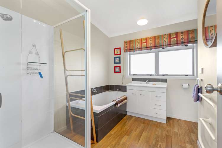 472 Maukutea Drive Kawhia_14