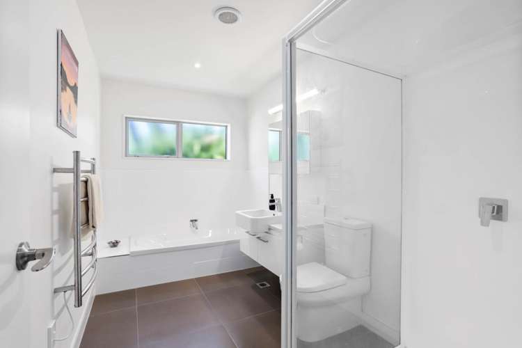 13a Divich Avenue Te Atatu South_21