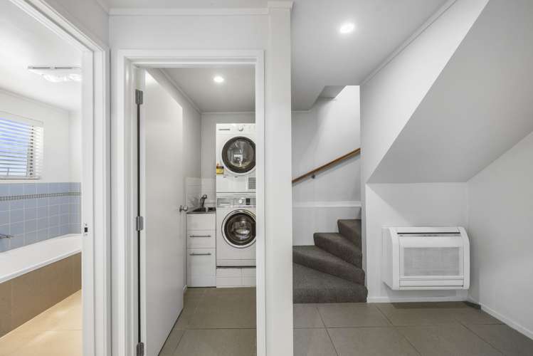 52 The Circle Manly_25