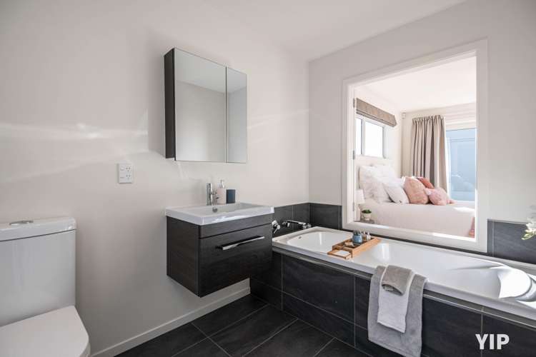 68 Cedarwood Street Woodridge_18