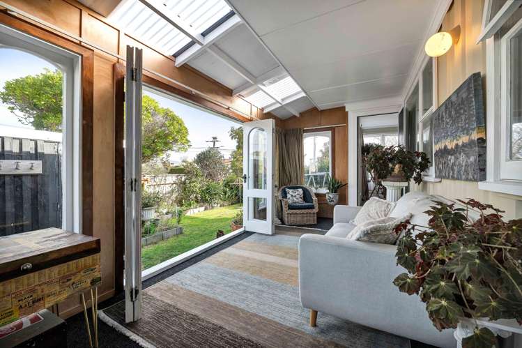 8 Omata Road Westown_8
