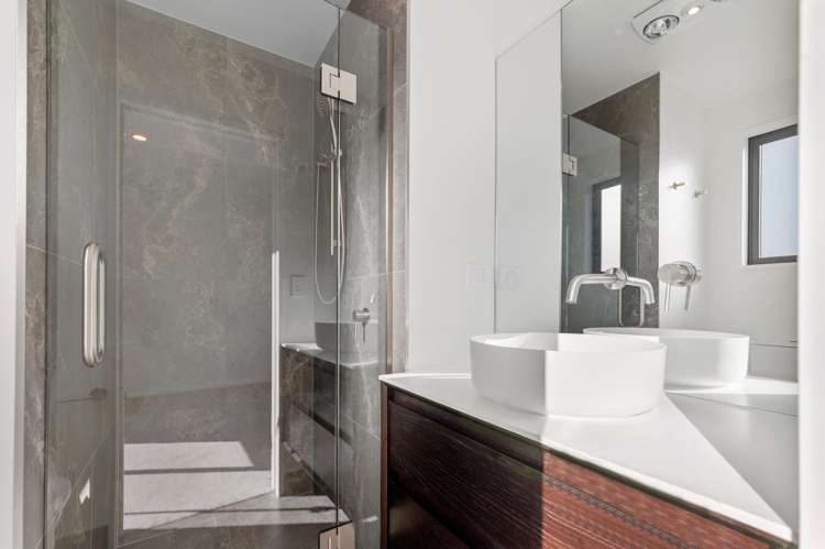 4/10 Seddon Street_5