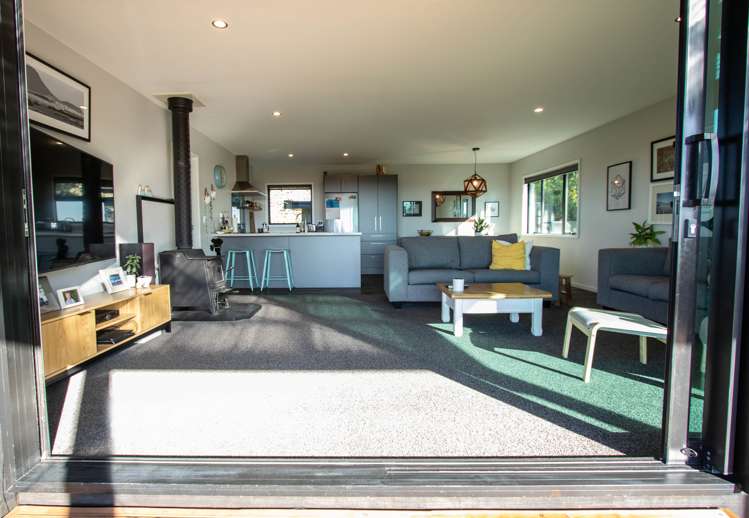 10 Little Paddock Hokitika_8