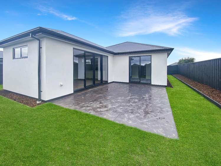 57 Ashurst Crescent 11103_11