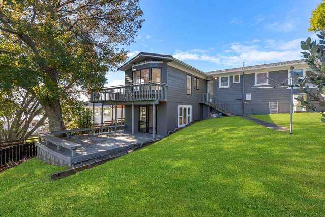 Large, Freehold, Coastal Family Home