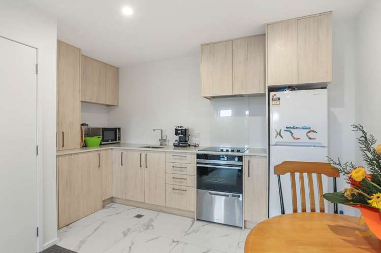 2/80 Awaroa Road Sunnyvale_7