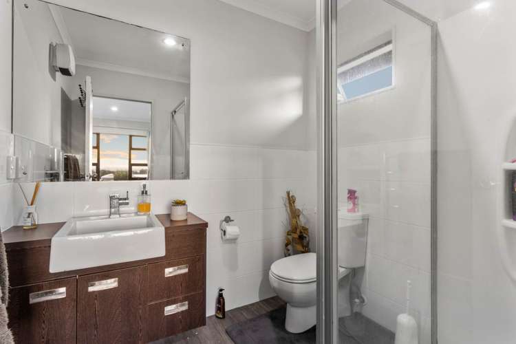 6 Valderama Drive Flat Bush_17