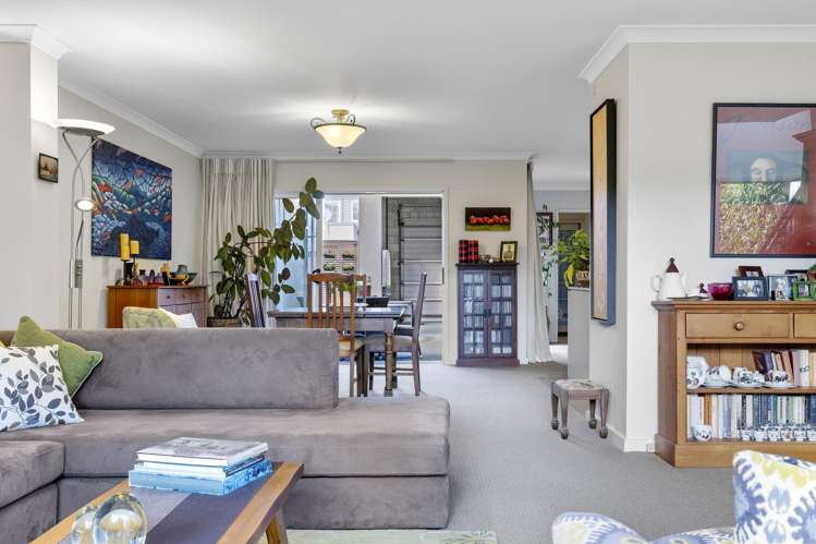 47 Chateau Crescent Rangatira Park_9