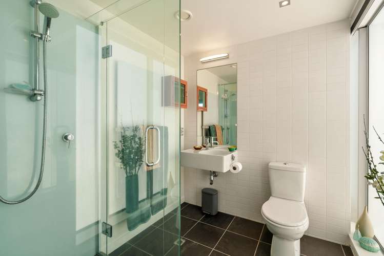 8A/42 Cable Street Te Aro_13