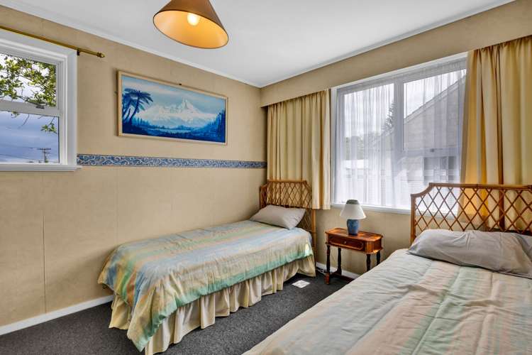 2 Acourt Street Hawera_12