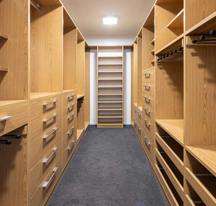 363 Peninsula Road Kelvin Heights_11