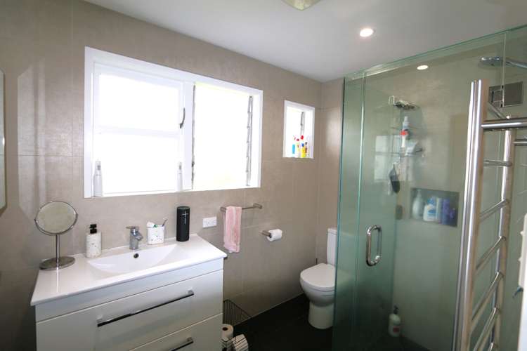 16 Fairleigh Ave Mount Albert_8