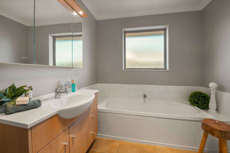 52 Skyedale Drive Harewood_19