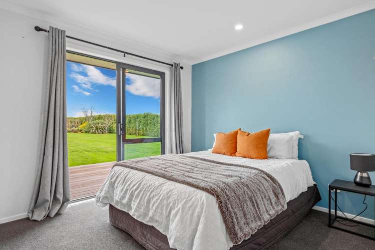 28 Landsborough Drive Darfield_12