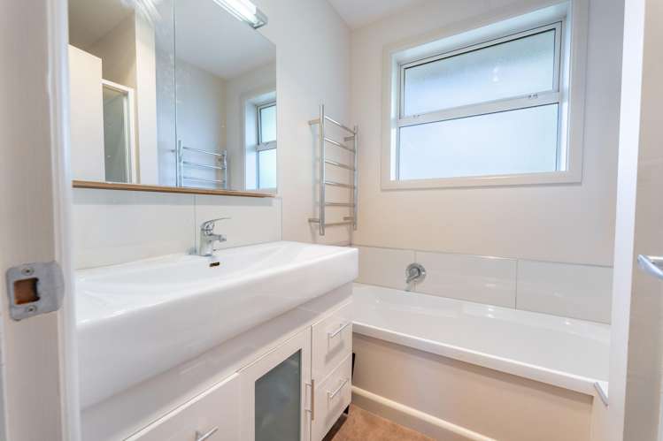 24 Hill View Crescent Highfield_21