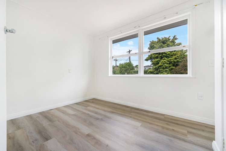 13 Bond Crescent Forrest Hill_18