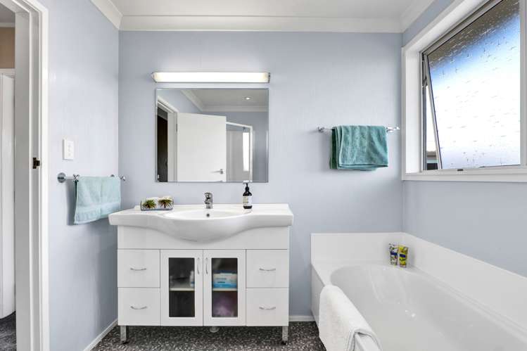 15 Leon Place Waitara_13