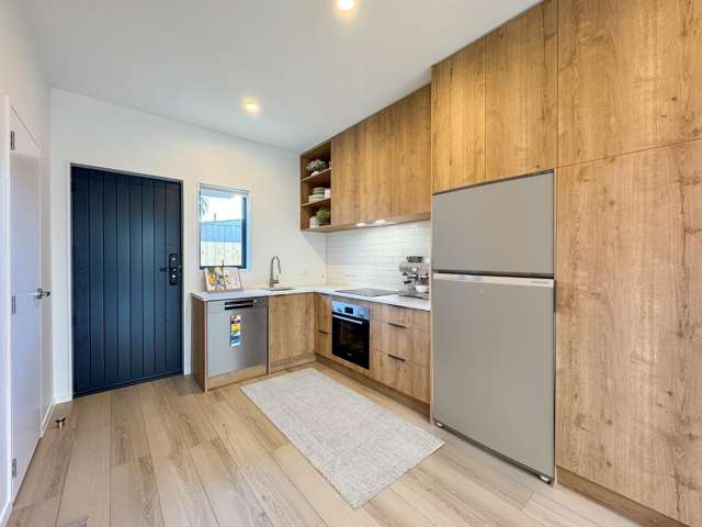 53F Alanbrooke Crescent 10016_2