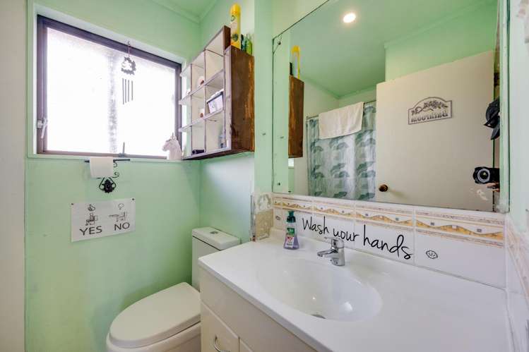 12 Puriri Avenue Kaiaua_11