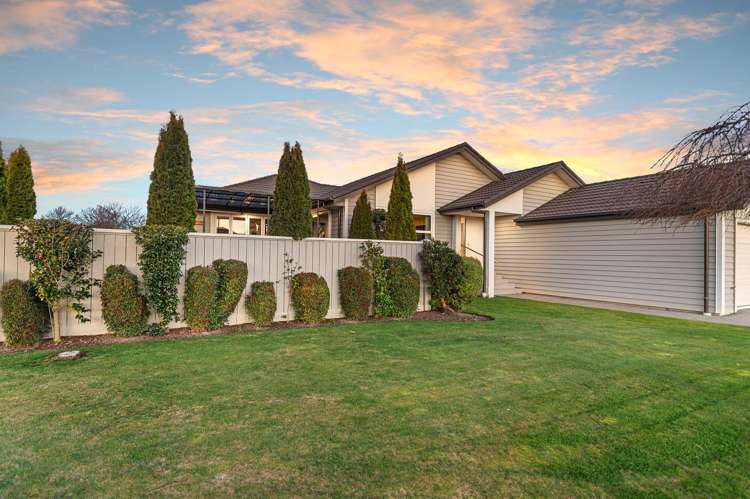 42 Travis Country Drive Burwood_13