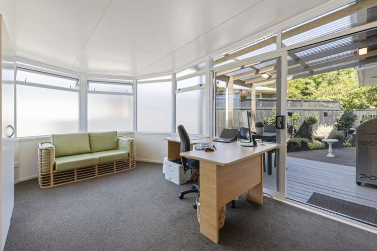 2 House Avenue Mangere Bridge_18